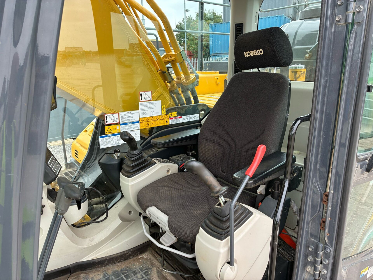 Pelle sur chenille Kobelco SK350LC-10E: photos 19
