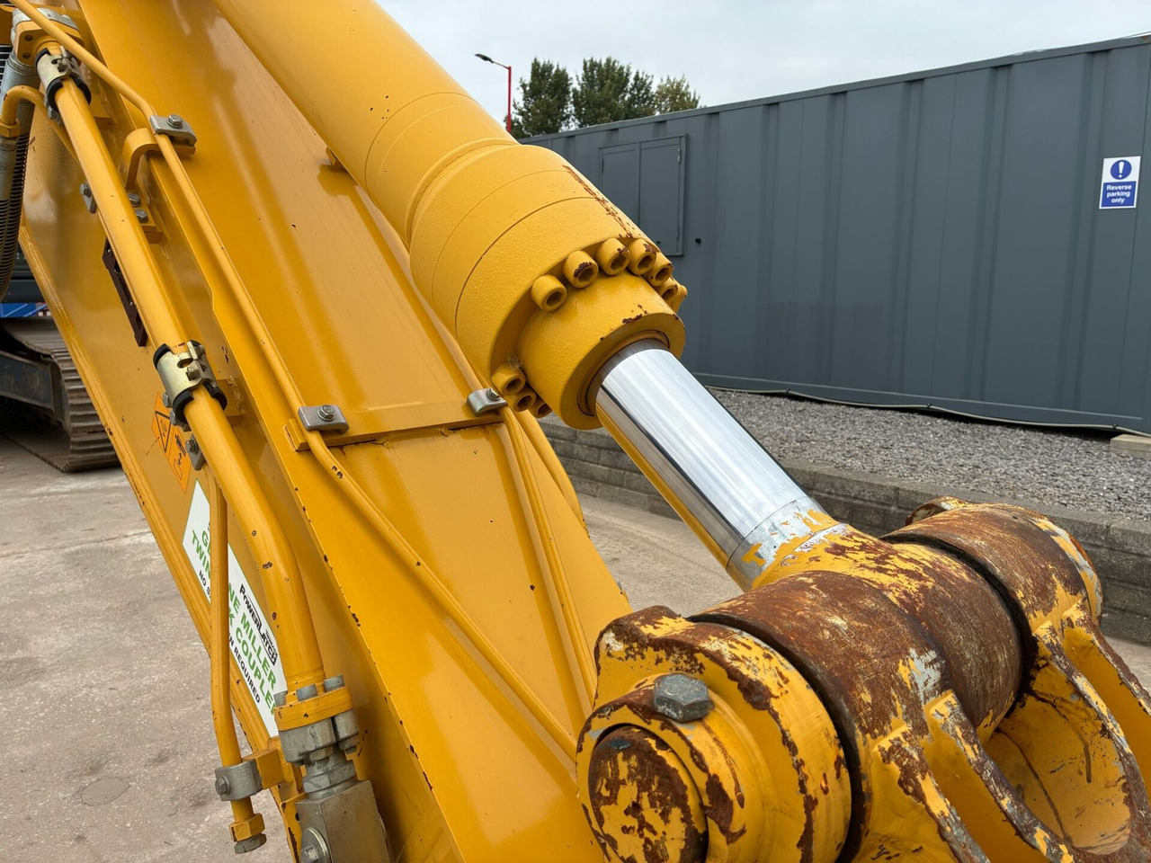 Pelle sur chenille Kobelco SK350LC-10E: photos 13