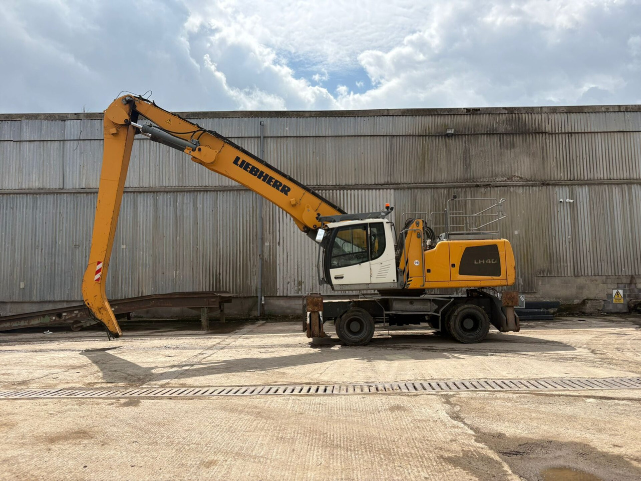 Liebherr LH40M Litronic - Pelle de manutention: photos 2 Liebherr LH40M Litronic - Pelle de manutention: photos 2