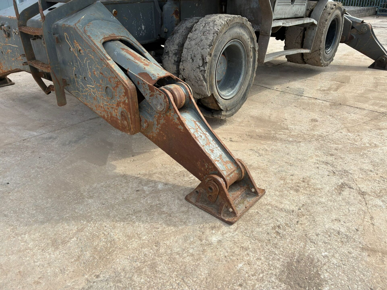 Pelle de manutention Liebherr LH40M: photos 37