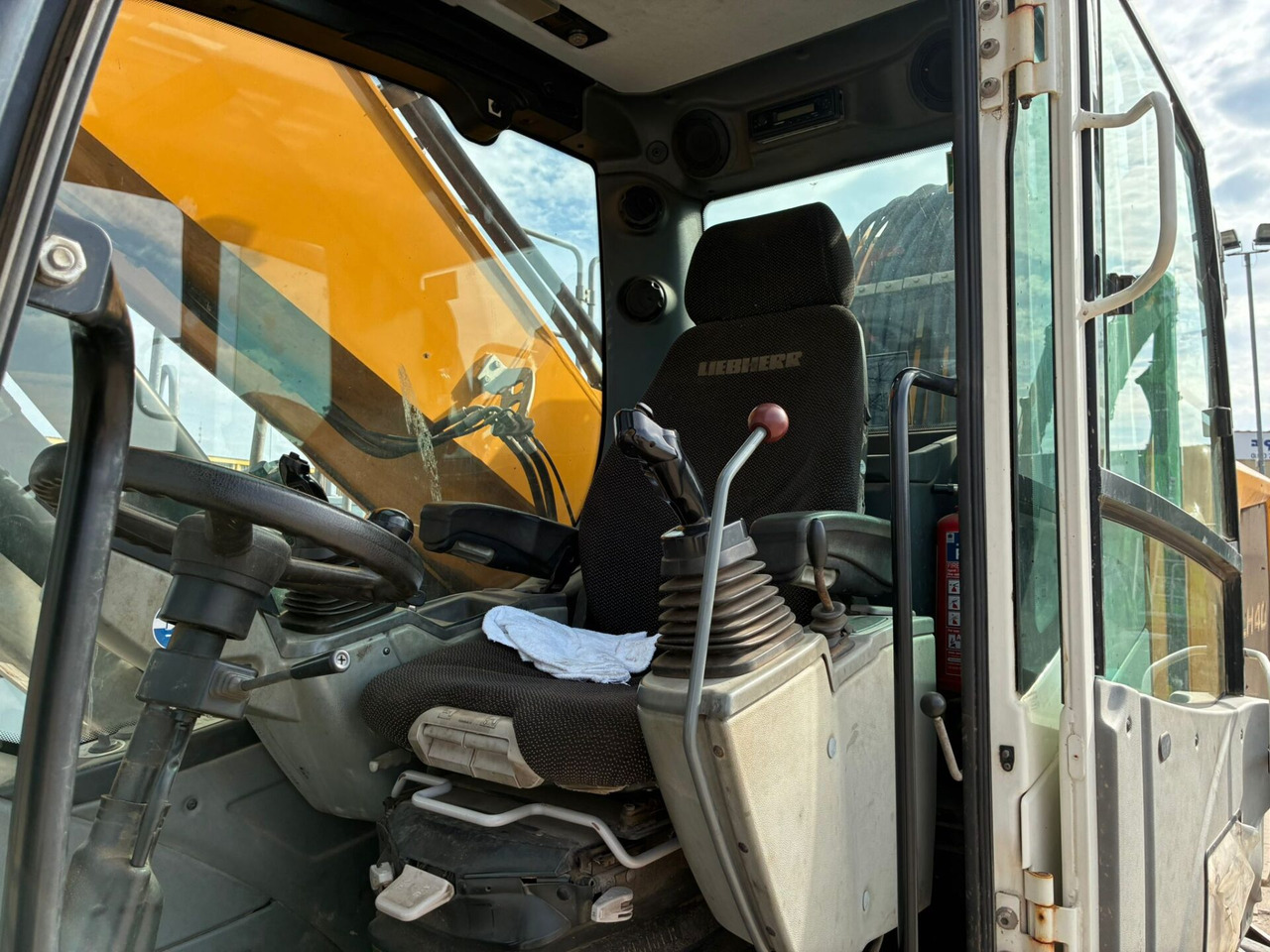 Pelle de manutention Liebherr LH40M: photos 21