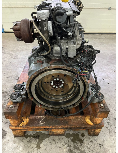 Deutz bf4m1013ec for Sennebogen 821 - Moteur: photos 4 Deutz bf4m1013ec for Sennebogen 821 - Moteur: photos 4