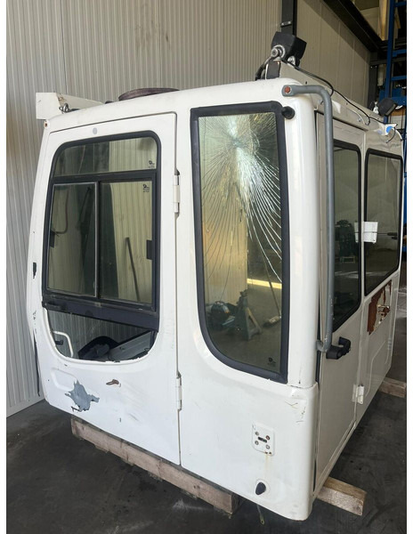 Liebherr EP934C, EP944C, EP954C, R964C, R974C R 964 C HD R 974 C HD - Cabine et intérieur: photos 4 Liebherr EP934C, EP944C, EP954C, R964C, R974C R 964 C HD R 974 C HD - Cabine et intérieur: photos 4