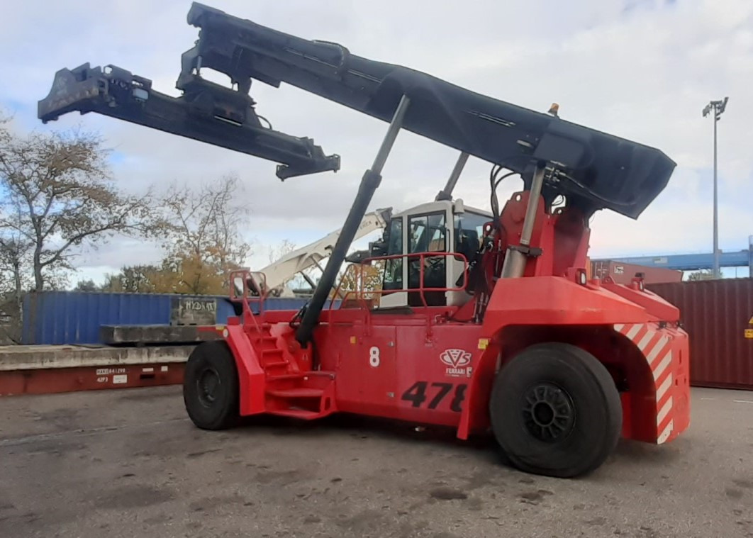 CVS FERRARI F478.6S - Reach stacker: photos 1 CVS FERRARI F478.6S - Reach stacker: photos 1