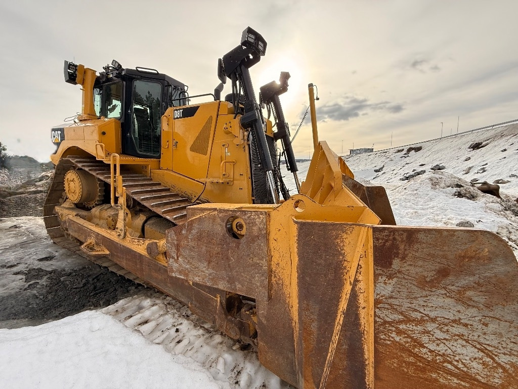 CAT D8T - Bulldozer: photos 1 CAT D8T - Bulldozer: photos 1