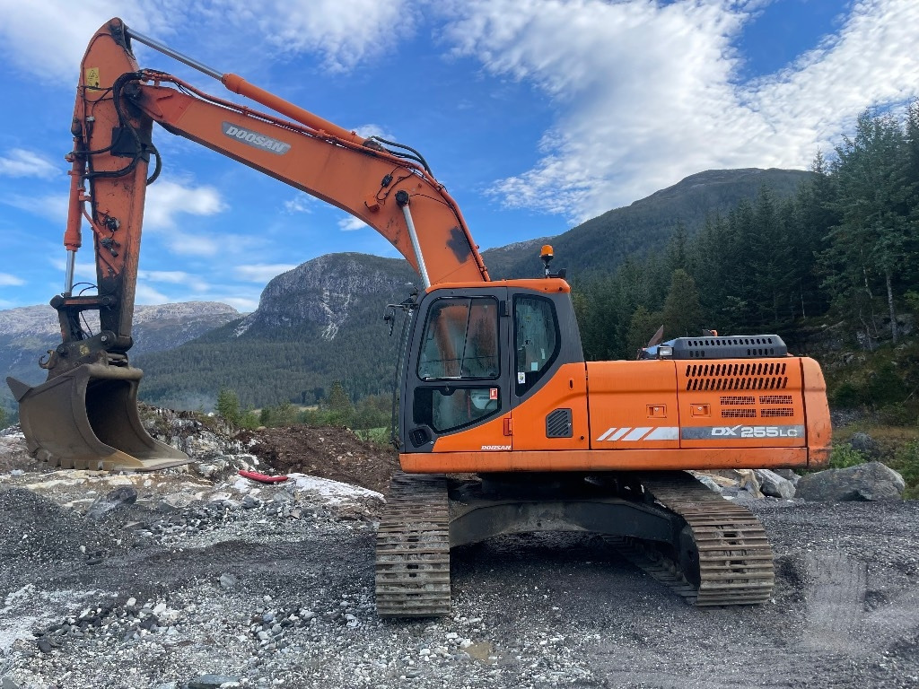 Doosan DX 255 LC-3 - Pelle sur chenille: photos 1 Doosan DX 255 LC-3 - Pelle sur chenille: photos 1