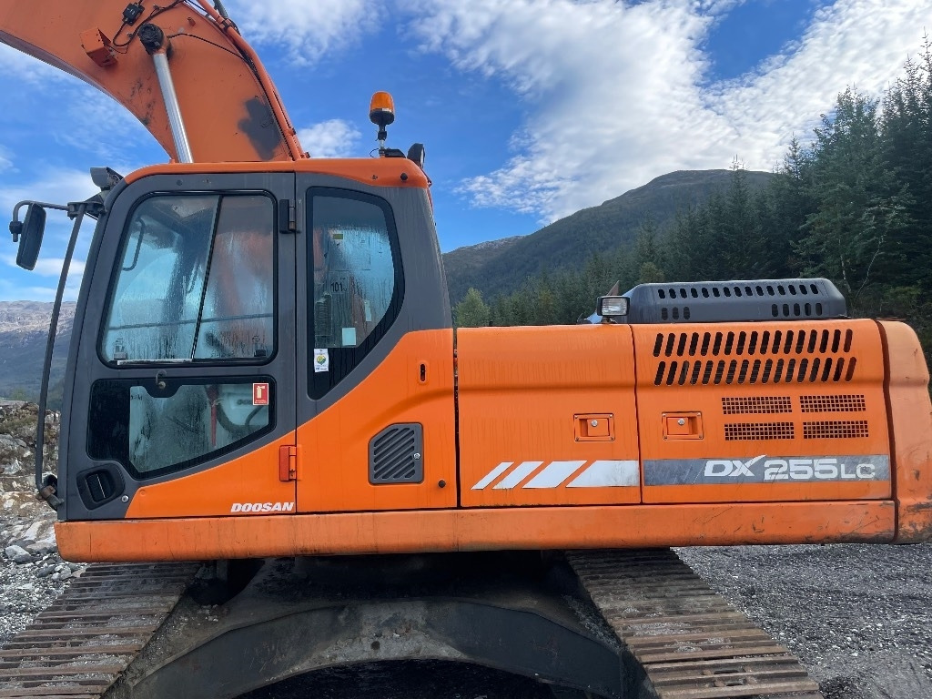 Doosan DX 255 LC-3 - Pelle sur chenille: photos 4 Doosan DX 255 LC-3 - Pelle sur chenille: photos 4