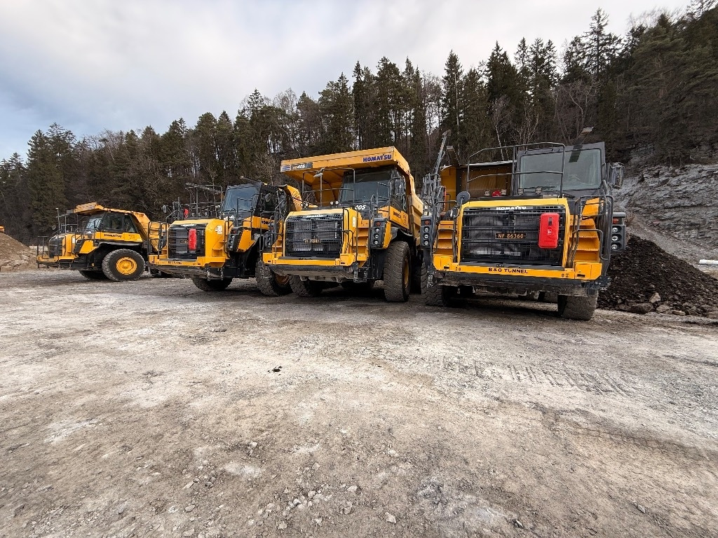 Komatsu HD 405 - 8E0 - Tombereau rigide: photos 1 Komatsu HD 405 - 8E0 - Tombereau rigide: photos 1