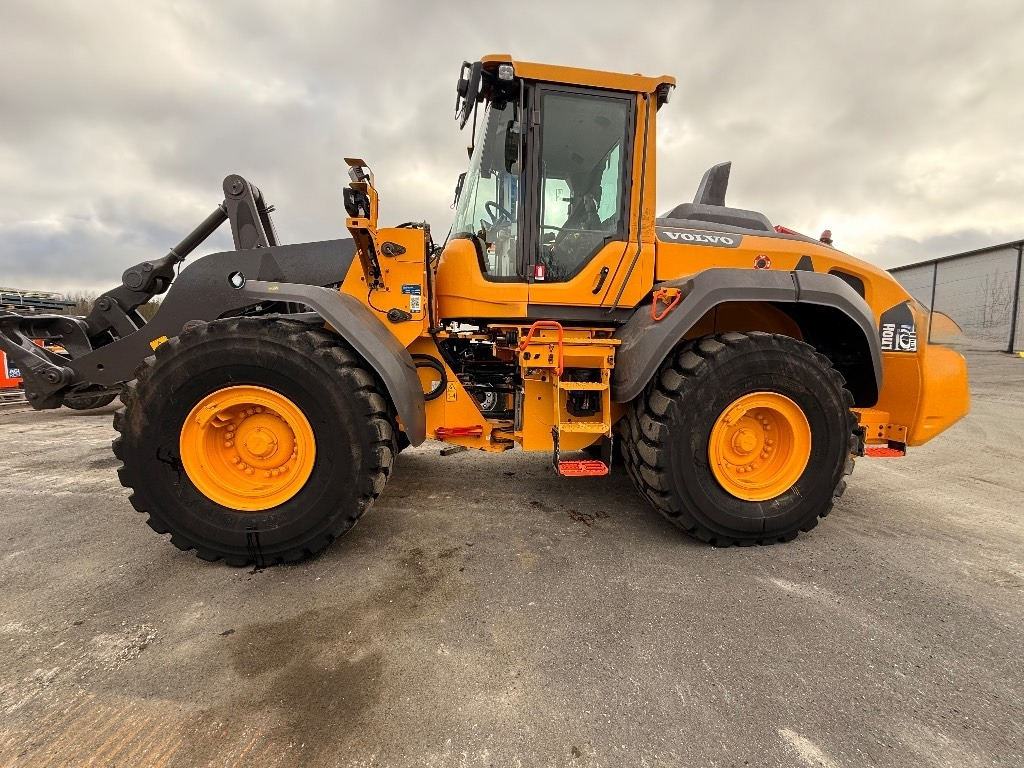 Volvo L 110 H - Chargeuse sur pneus: photos 1 Volvo L 110 H - Chargeuse sur pneus: photos 1