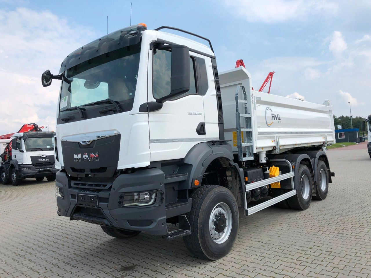 MAN TGS 33.480 6X6 FML Dreiseitenkipper - Camion benne: photos 2 MAN TGS 33.480 6X6 FML Dreiseitenkipper - Camion benne: photos 2