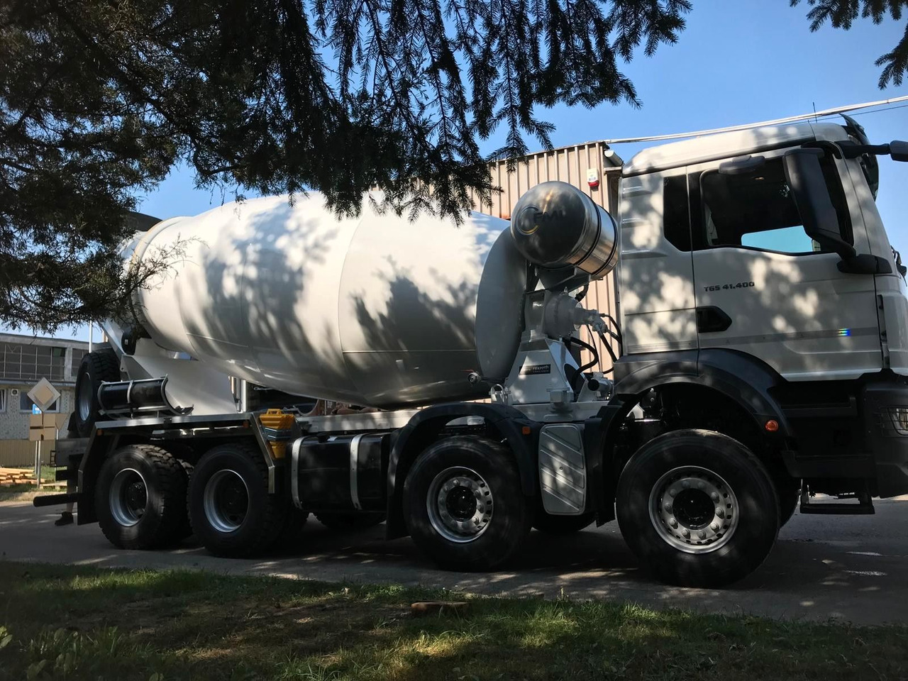 MAN TGS 41.400 EURO 2 FML 10 M3 - Camion malaxeur: photos 5 MAN TGS 41.400 EURO 2 FML 10 M3 - Camion malaxeur: photos 5