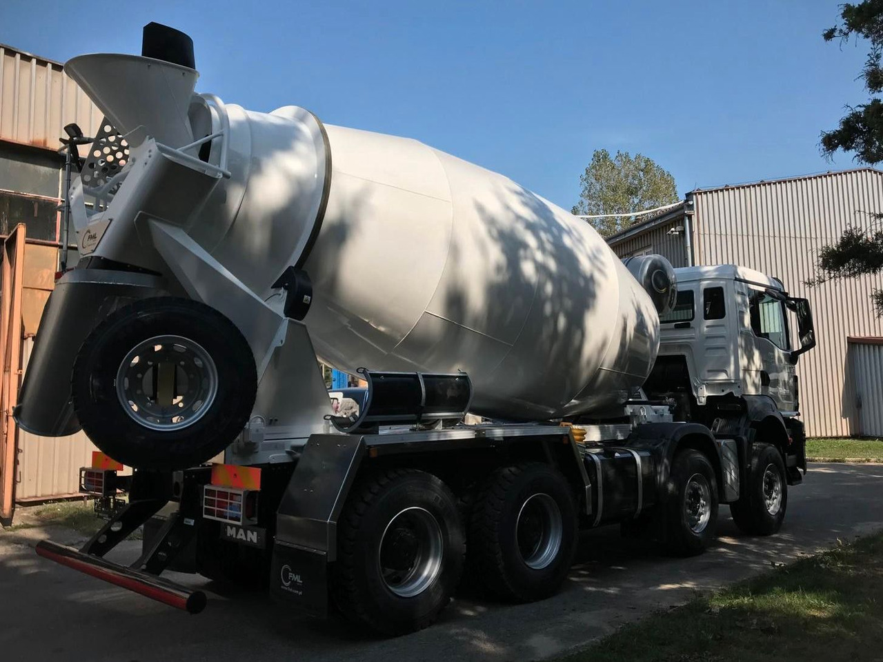 MAN TGS 41.400 EURO 2 FML 10 M3 - Camion malaxeur: photos 4 MAN TGS 41.400 EURO 2 FML 10 M3 - Camion malaxeur: photos 4