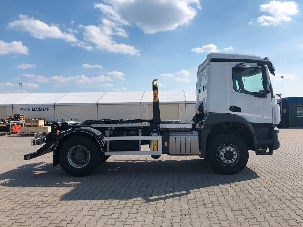Mercedes-Benz AROCS 2136 Abrollkipper HYVA HKS-12-37-S - Camion ampliroll: photos 3 Mercedes-Benz AROCS 2136 Abrollkipper HYVA HKS-12-37-S - Camion ampliroll: photos 3
