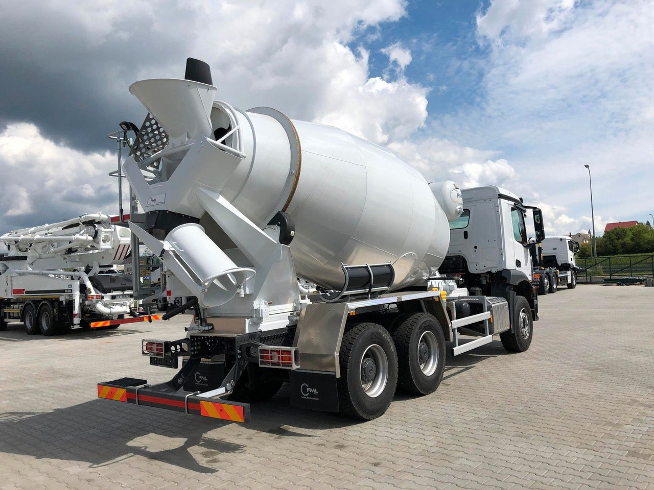 Mercedes-Benz AROCS 2640 FML 8M3 - Camion malaxeur: photos 5 Mercedes-Benz AROCS 2640 FML 8M3 - Camion malaxeur: photos 5