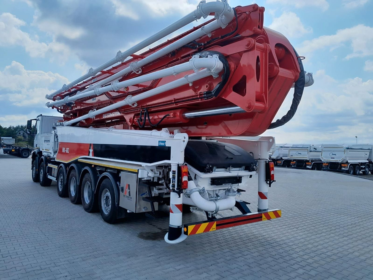 Mercedes-Benz AROCS 4451 BETONSTAR H68.20-6RZ - Camion pompe: photos 3 Mercedes-Benz AROCS 4451 BETONSTAR H68.20-6RZ - Camion pompe: photos 3