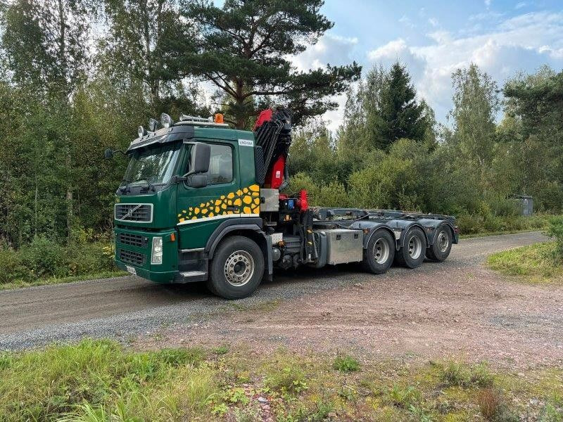 Volvo FM 440 PRITSCHE HMF CRANE - Camion plateau, Camion grue: photos 2 Volvo FM 440 PRITSCHE HMF CRANE - Camion plateau, Camion grue: photos 2
