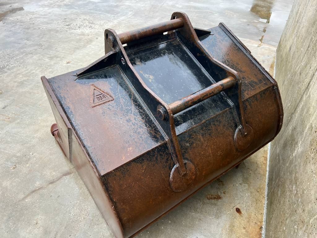OilQuick OQ70/55 - Godet pour Engins de chantier: photos 5 OilQuick OQ70/55 - Godet pour Engins de chantier: photos 5
