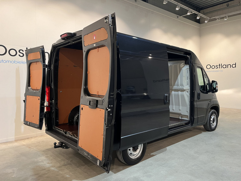 Fiat Ducato 2.3 MultiJet L2H2 120 PK / Euro 6 / Airco / Camera / Cruise Control / Trekhaak / Navigatie / 3-Zits / 72.600 KM !! - Fourgonnette: photos 4 Fiat Ducato 2.3 MultiJet L2H2 120 PK / Euro 6 / Airco / Camera / Cruise Control / Trekhaak / Navigatie / 3-Zits / 72.600 KM !! - Fourgonnette: photos 4