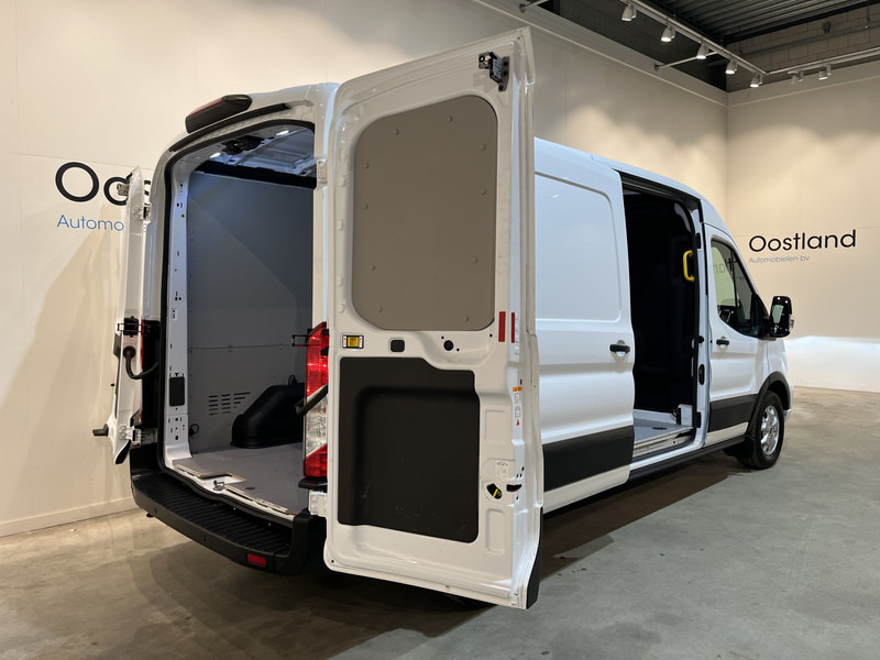 Ford Transit 350 2.0 TDCI L3H2 Limited 130 PK Automaat / Euro 6 / Airco / Cruise Control / CarPlay / PDC / Navigatie / 3-Zits / BPM VRIJ !! - Fourgon utilitaire: photos 2 Ford Transit 350 2.0 TDCI L3H2 Limited 130 PK Automaat / Euro 6 / Airco / Cruise Control / CarPlay / PDC / Navigatie / 3-Zits / BPM VRIJ !! - Fourgon utilitaire: photos 2