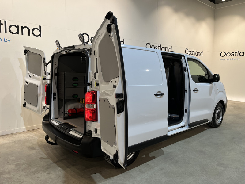 Peugeot e-Expert EV L2 75 kWh Servicebus / Inrichting / 100% Elektrisch / Airco / 220V. / Trekhaak / Camera / Cruise Control / Navigatie / CarPlay / 3-Zits / 1.900 KM !! - Fourgonnette, Utilitaire électrique: photos 2 Peugeot e-Expert EV L2 75 kWh Servicebus / Inrichting / 100% Elektrisch / Airco / 220V. / Trekhaak / Camera / Cruise Control / Navigatie / CarPlay / 3-Zits / 1.900 KM !! - Fourgonnette, Utilitaire électrique: photos 2