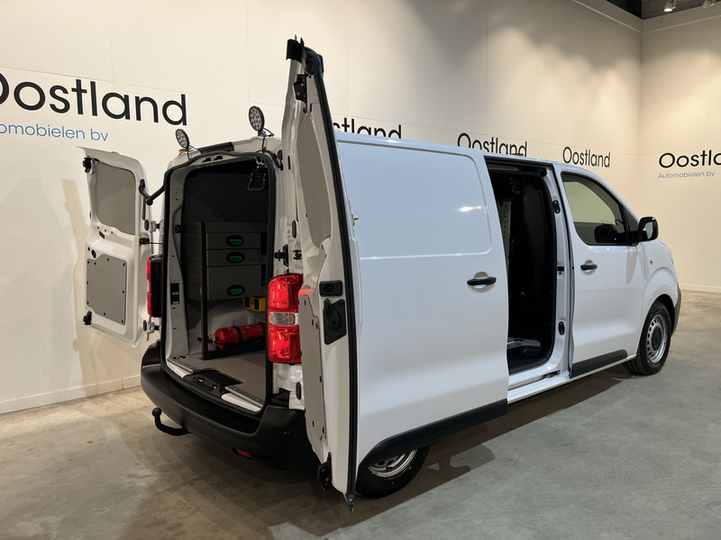 Peugeot e-Expert EV L2 75 kWh Servicebus / Inrichting / 100% Elektrisch / Airco / 220V. / Trekhaak / Camera / Cruise Control / Navigatie / CarPlay / 3-Zits 13.000 KM !! - Fourgonnette, Utilitaire électrique: photos 2 Peugeot e-Expert EV L2 75 kWh Servicebus / Inrichting / 100% Elektrisch / Airco / 220V. / Trekhaak / Camera / Cruise Control / Navigatie / CarPlay / 3-Zits 13.000 KM !! - Fourgonnette, Utilitaire électrique: photos 2