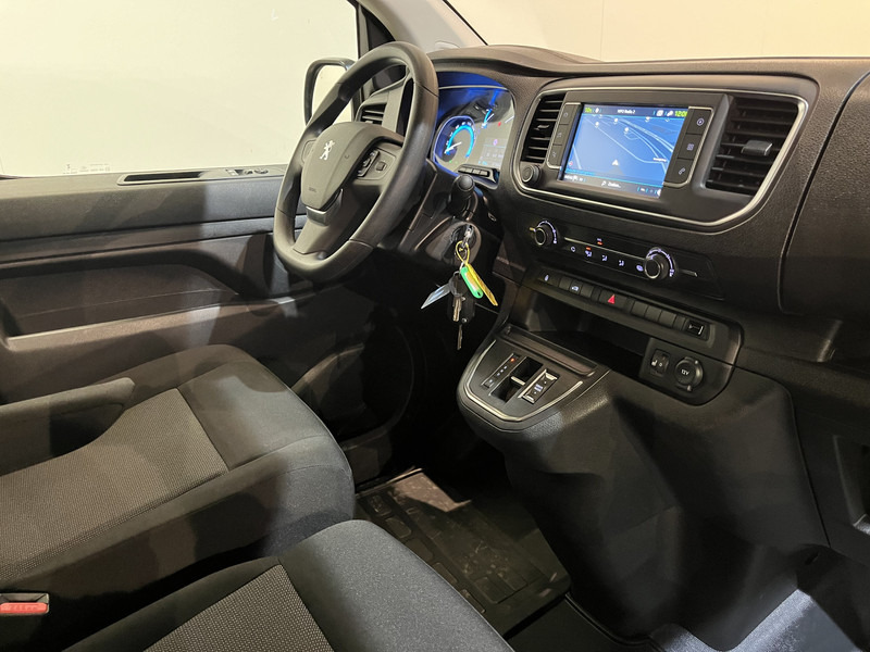 Peugeot e-Expert EV L2 75 kWh Servicebus / Inrichting / 100% Elektrisch / Airco / 220V. / Trekhaak / Camera / Cruise Control / Navigatie / CarPlay / 3-Zits 13.000 KM !! - Fourgonnette, Utilitaire électrique: photos 3 Peugeot e-Expert EV L2 75 kWh Servicebus / Inrichting / 100% Elektrisch / Airco / 220V. / Trekhaak / Camera / Cruise Control / Navigatie / CarPlay / 3-Zits 13.000 KM !! - Fourgonnette, Utilitaire électrique: photos 3