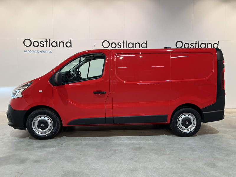 Renault Trafic 2.0 dCi 170 PK L1H1 / Euro 6 / Airco / Cruise Control / PDC / CarPlay / Navigatie / Trekhaak / LED / 3-Zits - Fourgonnette: photos 4 Renault Trafic 2.0 dCi 170 PK L1H1 / Euro 6 / Airco / Cruise Control / PDC / CarPlay / Navigatie / Trekhaak / LED / 3-Zits - Fourgonnette: photos 4