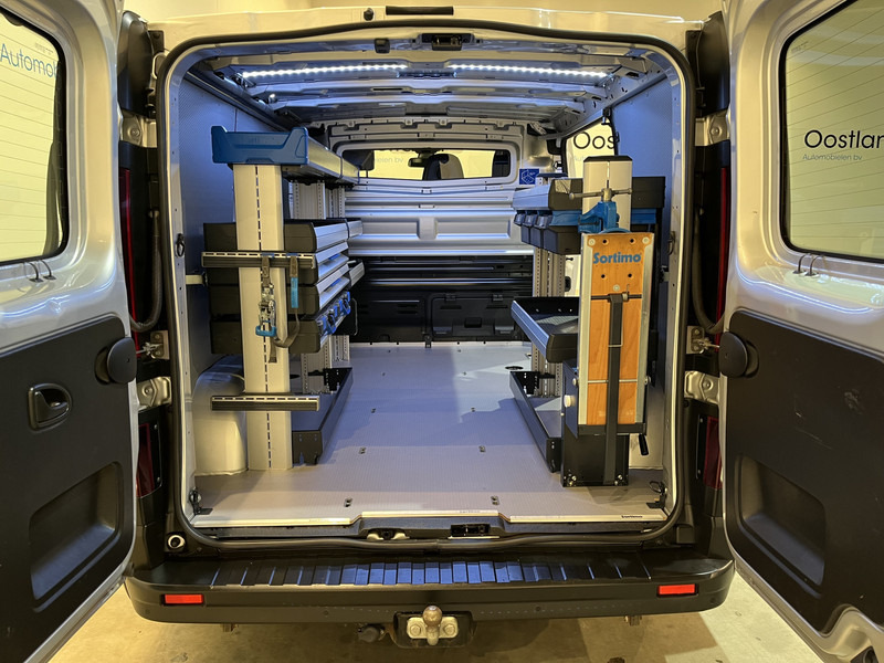 Renault Trafic 2.0 dCi L1H1 170 PK Automaat Servicebus / Sortimo Inrichting / Euro 6 / Airco / Cruise Control / Camera / Trekhaak / 3-Zits / BPM VRIJ !! - Fourgonnette: photos 4 Renault Trafic 2.0 dCi L1H1 170 PK Automaat Servicebus / Sortimo Inrichting / Euro 6 / Airco / Cruise Control / Camera / Trekhaak / 3-Zits / BPM VRIJ !! - Fourgonnette: photos 4