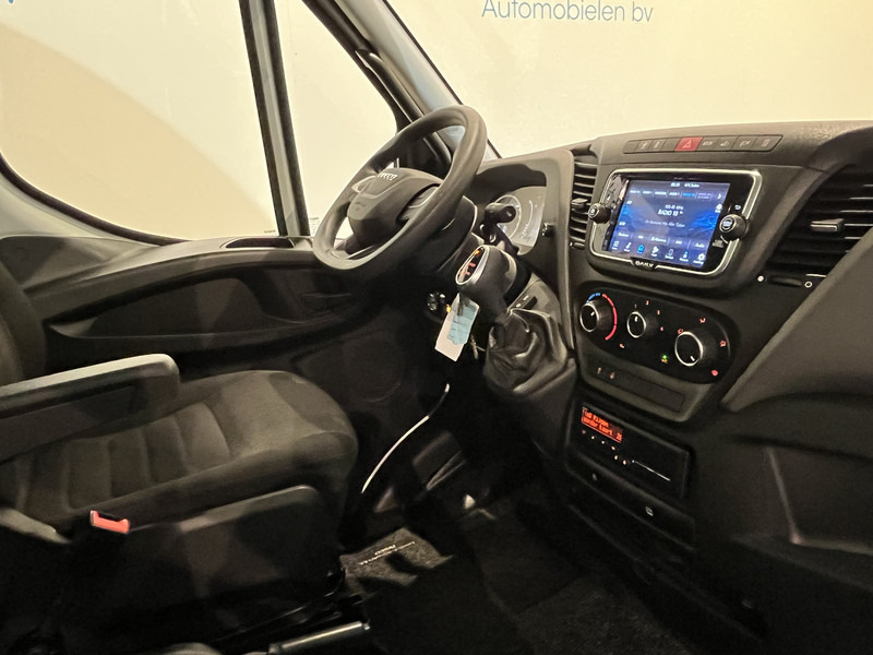 Iveco Daily 35S18 3.0 BE Clixtar Automaat Bakwagen met Laadklep / Laadvermogen 3.060 KG / Euro 6 / Luchtvering / Airco / Camera / CarPlay / Cruise Control / 91.000 KM !! - Tracteur routier: photos 4 Iveco Daily 35S18 3.0 BE Clixtar Automaat Bakwagen met Laadklep / Laadvermogen 3.060 KG / Euro 6 / Luchtvering / Airco / Camera / CarPlay / Cruise Control / 91.000 KM !! - Tracteur routier: photos 4