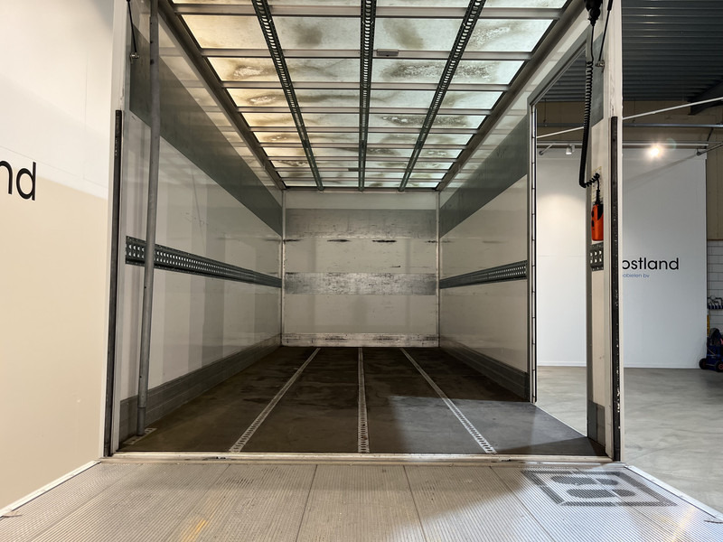 Iveco Daily 35S18 3.0 BE Clixtar Automaat Bakwagen met Laadklep / Laadvermogen 3.060 KG / Euro 6 / Luchtvering / Airco / Camera / CarPlay / Cruise Control / - Tracteur routier: photos 5 Iveco Daily 35S18 3.0 BE Clixtar Automaat Bakwagen met Laadklep / Laadvermogen 3.060 KG / Euro 6 / Luchtvering / Airco / Camera / CarPlay / Cruise Control / - Tracteur routier: photos 5