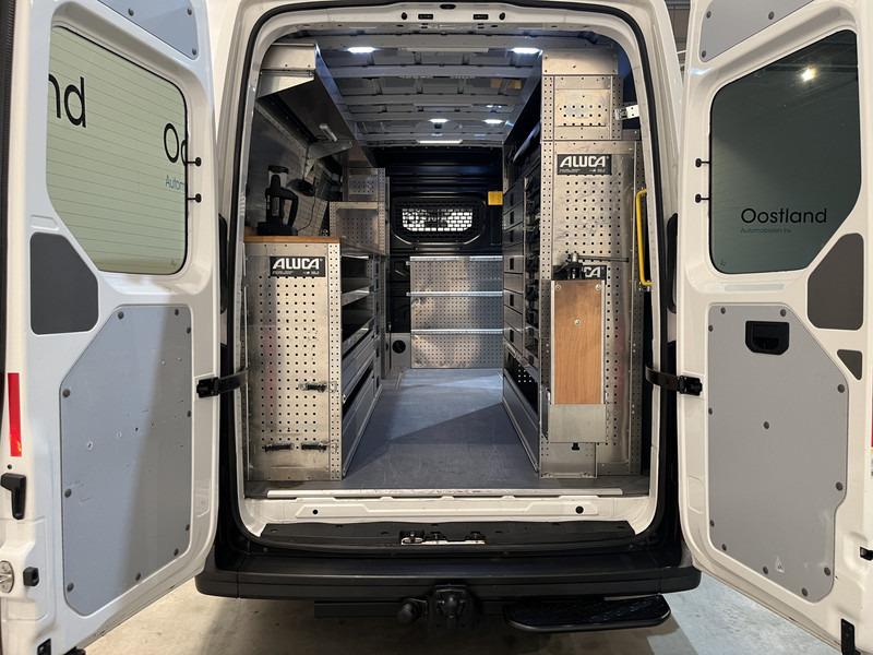 Volkswagen Crafter 35 2.0 TDI L3H3 140 PK RWD Servicebus / Aluca Inrichting / Euro 6 / Trekhaak 3000 KG / Airco / Camera / Navigatie / CarPlay - Fourgon utilitaire: photos 4 Volkswagen Crafter 35 2.0 TDI L3H3 140 PK RWD Servicebus / Aluca Inrichting / Euro 6 / Trekhaak 3000 KG / Airco / Camera / Navigatie / CarPlay - Fourgon utilitaire: photos 4