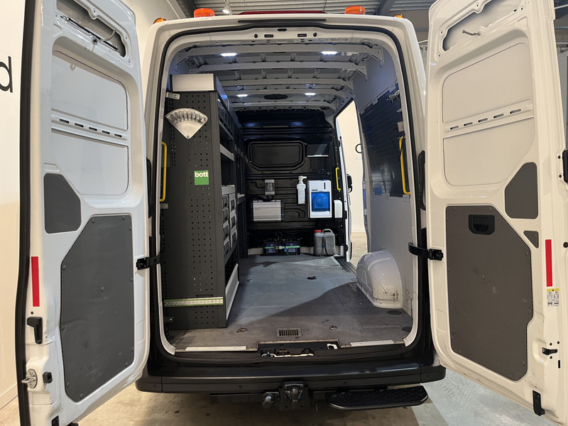 Volkswagen Crafter 35 2.0 TDI L3H3 180 PK Servicebus / Bott Inrichting / Euro 6 / Trekhaak 3000 KG / 220V. / Airco / Navigatie / CarPlay / Cruise Control / PDC 85.250 KM !! - Fourgon utilitaire, Utilitaire double cabine: photos 5 Volkswagen Crafter 35 2.0 TDI L3H3 180 PK Servicebus / Bott Inrichting / Euro 6 / Trekhaak 3000 KG / 220V. / Airco / Navigatie / CarPlay / Cruise Control / PDC 85.250 KM !! - Fourgon utilitaire, Utilitaire double cabine: photos 5
