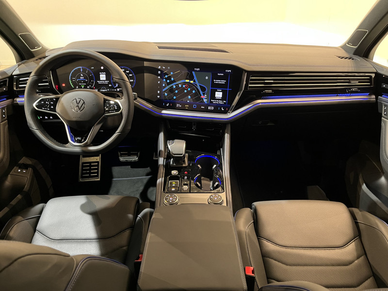 Volkswagen Touareg R 3.0 TSi 462 PK eHybrid 4MOTION Full Options / Luchtvering / IQ Matrix / 360 Camera / Panoramadak / Head-Up / Leder / Stoelventilatie / Stoelverwarming - SUV: photos 2 Volkswagen Touareg R 3.0 TSi 462 PK eHybrid 4MOTION Full Options / Luchtvering / IQ Matrix / 360 Camera / Panoramadak / Head-Up / Leder / Stoelventilatie / Stoelverwarming - SUV: photos 2