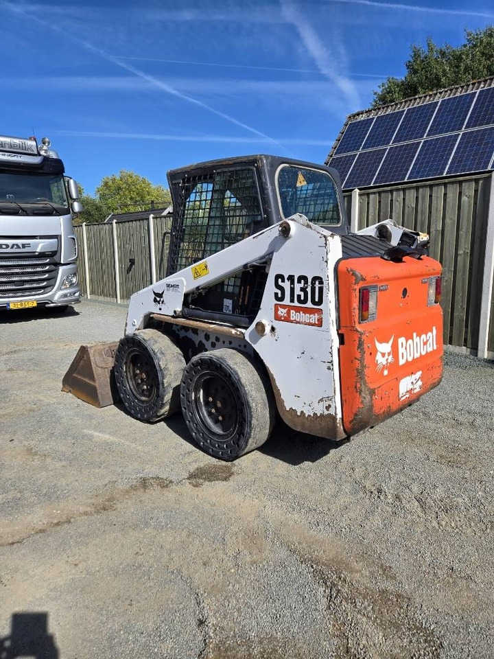 Bobcat S 130 - Mini chargeuse: photos 2 Bobcat S 130 - Mini chargeuse: photos 2