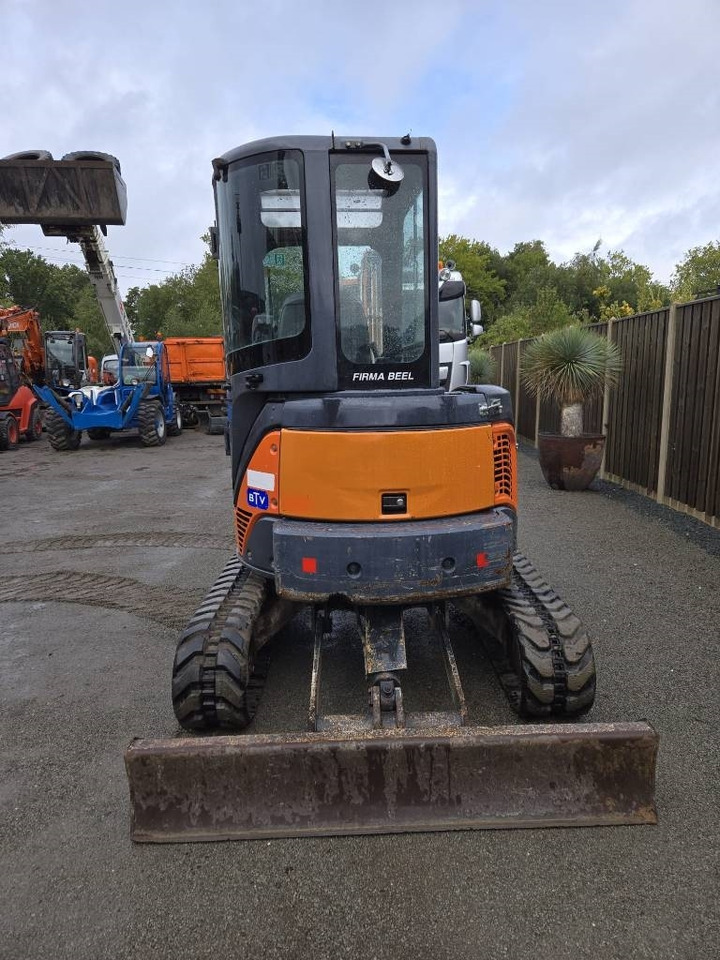 Hitachi ZX 35 U-2 - Mini pelle: photos 3 Hitachi ZX 35 U-2 - Mini pelle: photos 3