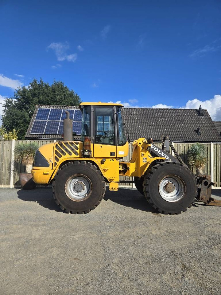 Volvo L 40 B TP - Chargeuse sur pneus: photos 1 Volvo L 40 B TP - Chargeuse sur pneus: photos 1