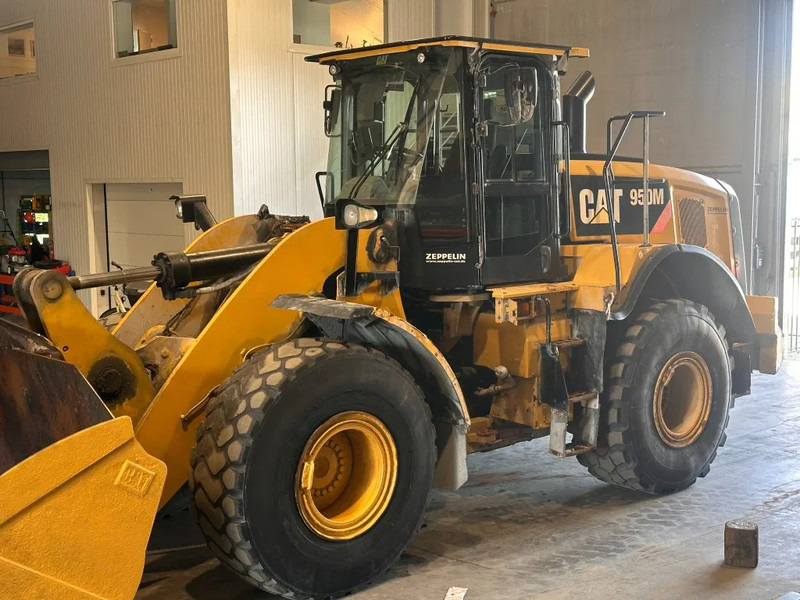 Caterpillar 950M - Chargeuse sur pneus: photos 1 Caterpillar 950M - Chargeuse sur pneus: photos 1