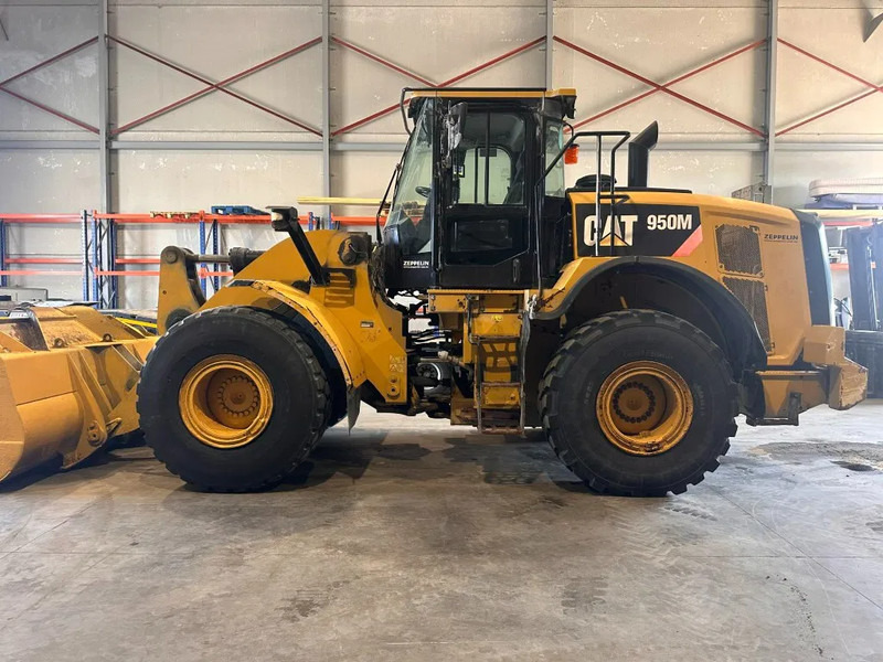 Caterpillar 950M - Chargeuse sur pneus: photos 2 Caterpillar 950M - Chargeuse sur pneus: photos 2