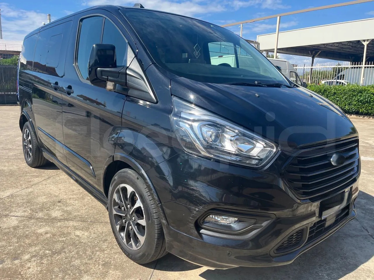 Ford Tourneo Custom - Minibus, Transport de personnes: photos 1 Ford Tourneo Custom - Minibus, Transport de personnes: photos 1