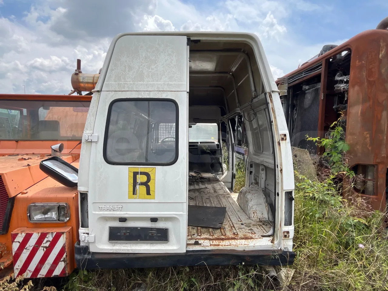 Ford Transit - Minibus, Transport de personnes: photos 1 Ford Transit - Minibus, Transport de personnes: photos 1
