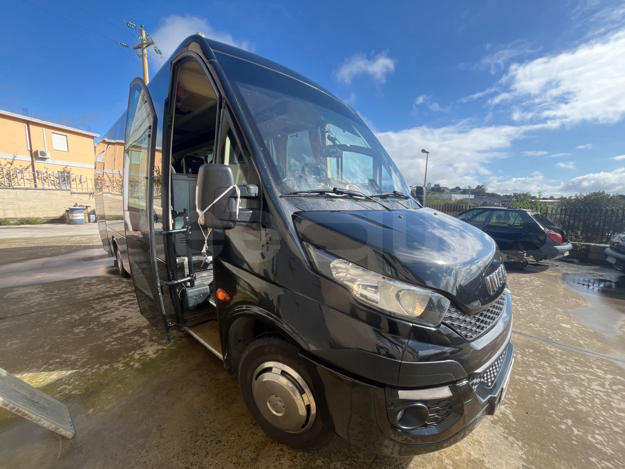 Iveco Daily - Autocar: photos 1 Iveco Daily - Autocar: photos 1