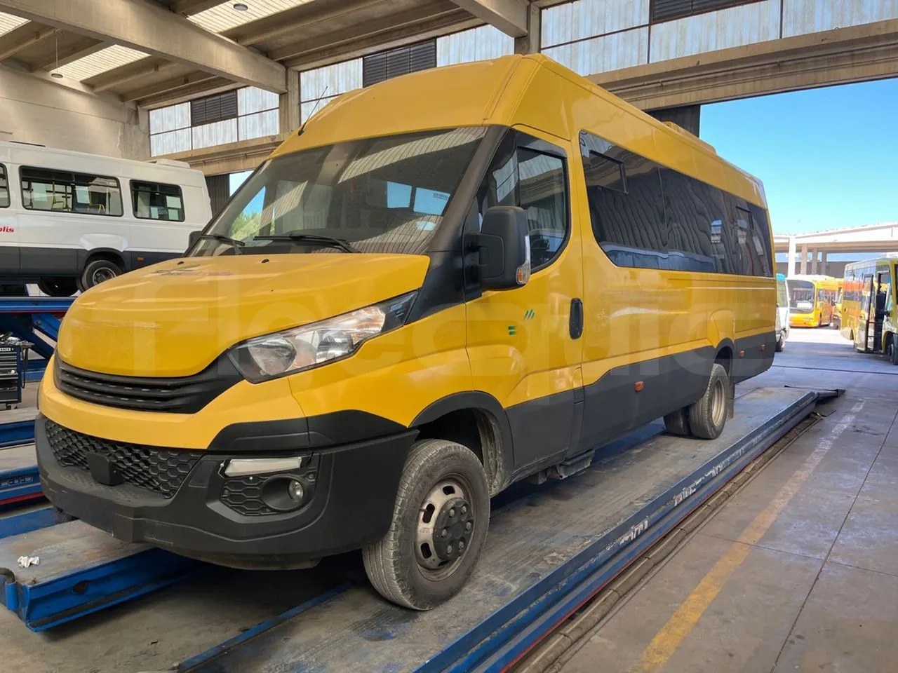 Iveco Daily - Bus scolaire: photos 4 Iveco Daily - Bus scolaire: photos 4