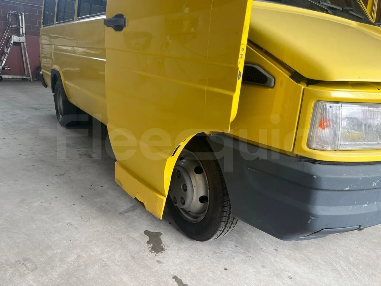 Iveco Daily - Bus scolaire: photos 1 Iveco Daily - Bus scolaire: photos 1