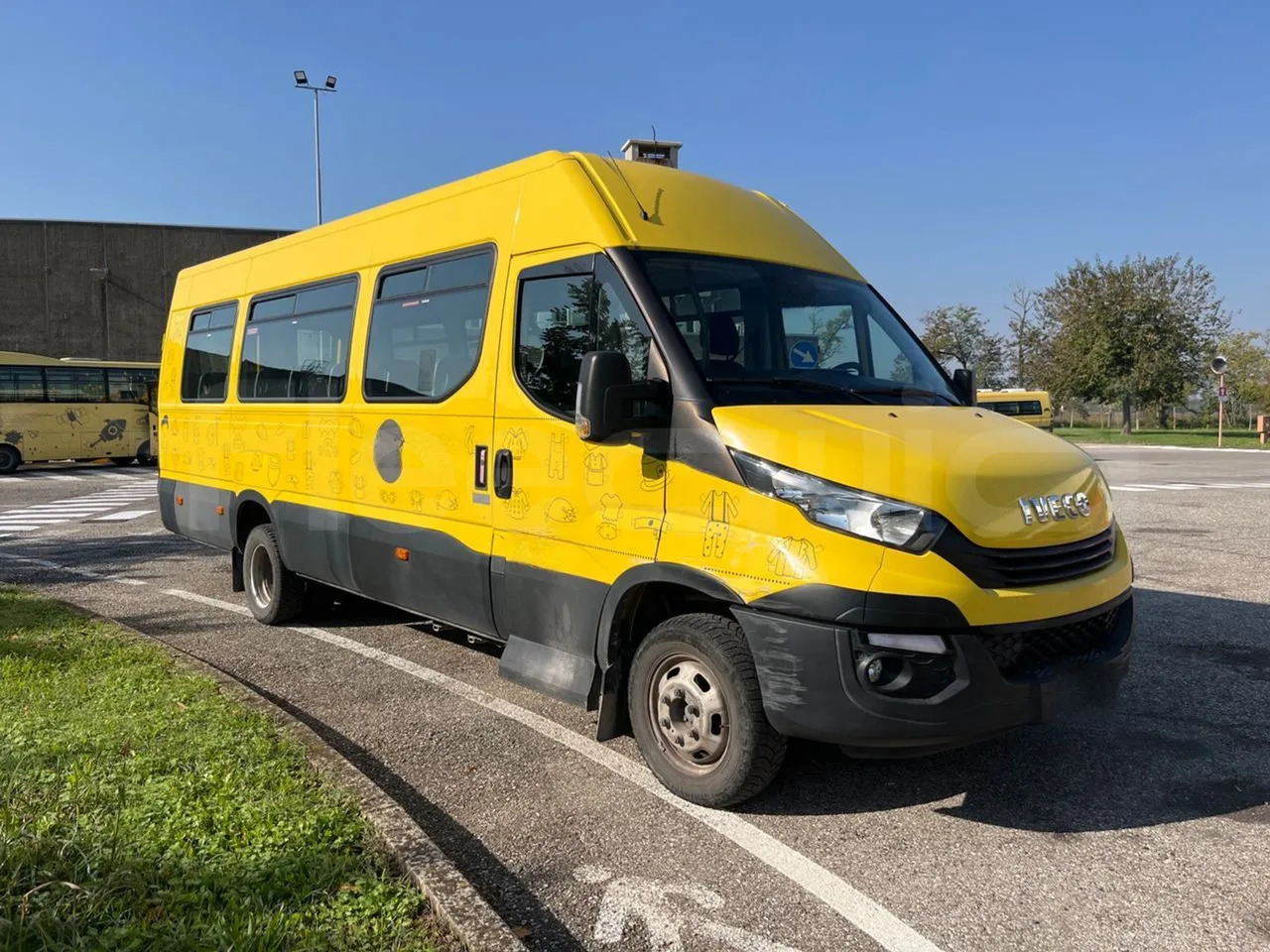Iveco Daily - Bus scolaire: photos 1 Iveco Daily - Bus scolaire: photos 1
