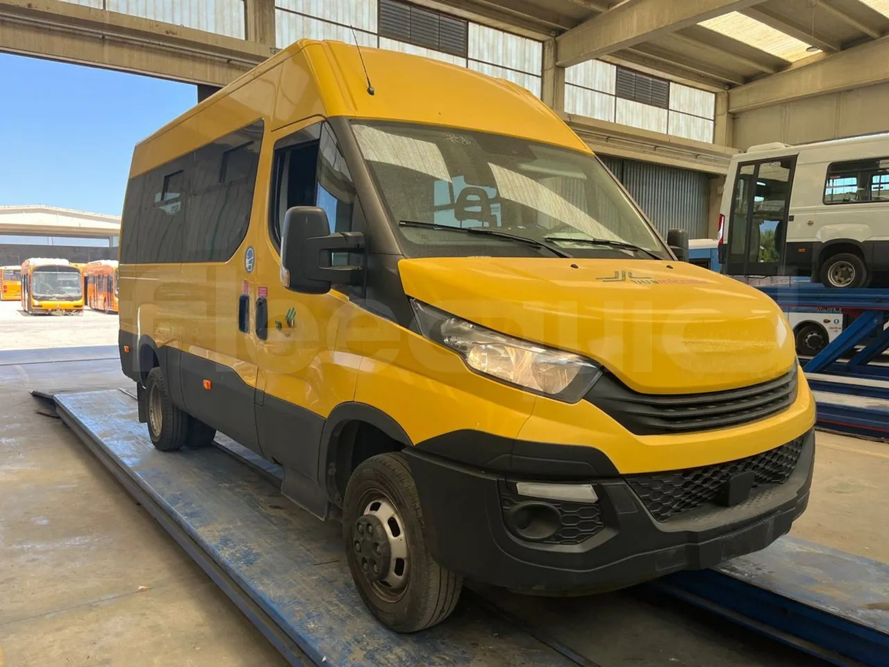 Iveco Daily - Bus scolaire: photos 1 Iveco Daily - Bus scolaire: photos 1