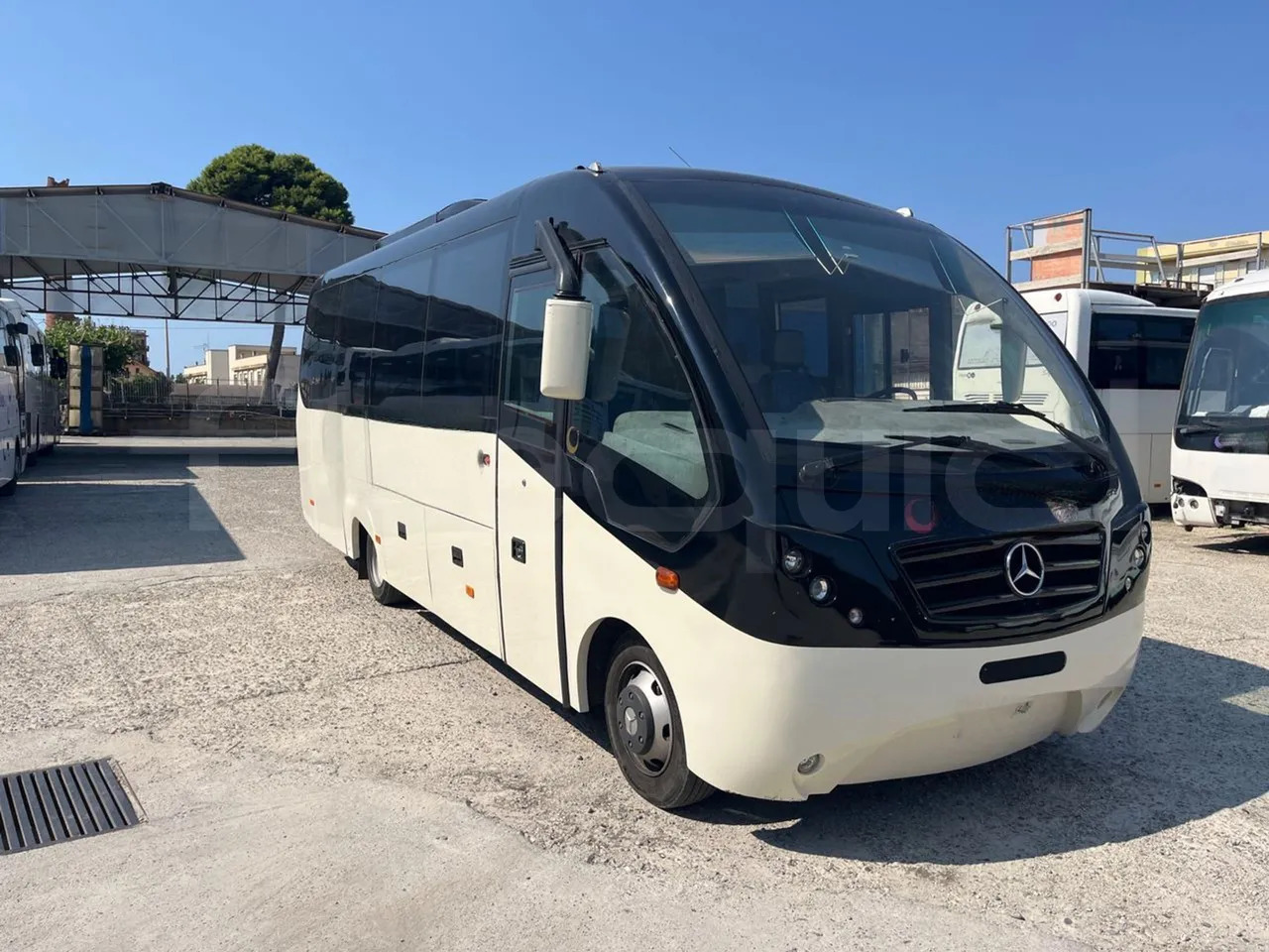 Mercedes-Benz MB 818 S - Autocar: photos 1 Mercedes-Benz MB 818 S - Autocar: photos 1