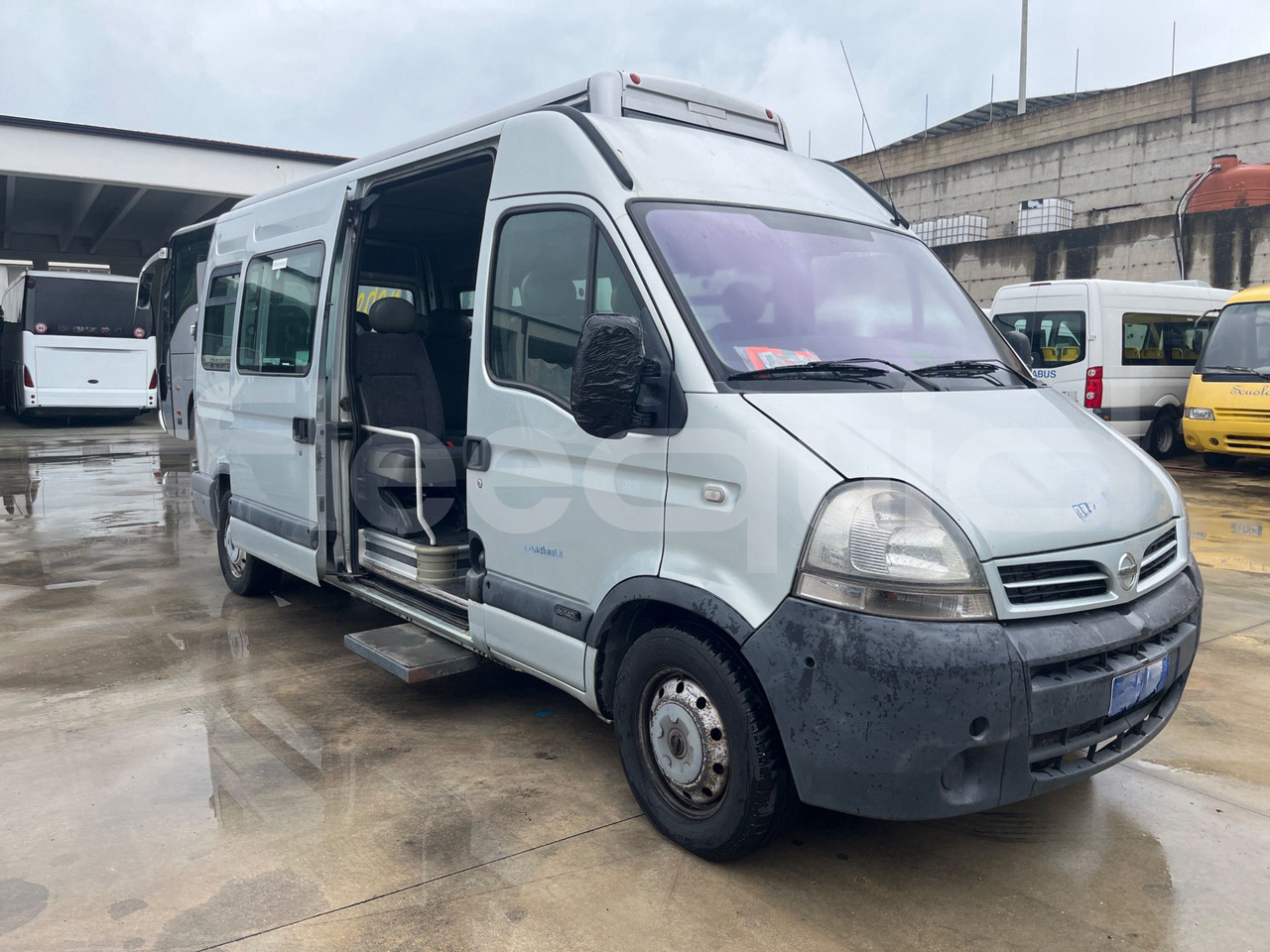 Nissan Interstar - Minibus, Transport de personnes: photos 1 Nissan Interstar - Minibus, Transport de personnes: photos 1
