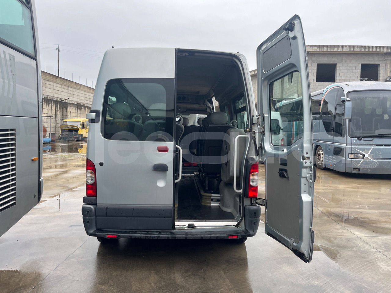 Nissan Interstar - Minibus, Transport de personnes: photos 5 Nissan Interstar - Minibus, Transport de personnes: photos 5