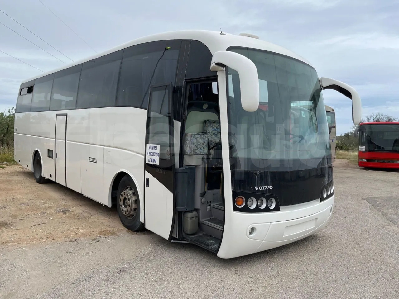 Volvo B12 - Autocar: photos 1 Volvo B12 - Autocar: photos 1