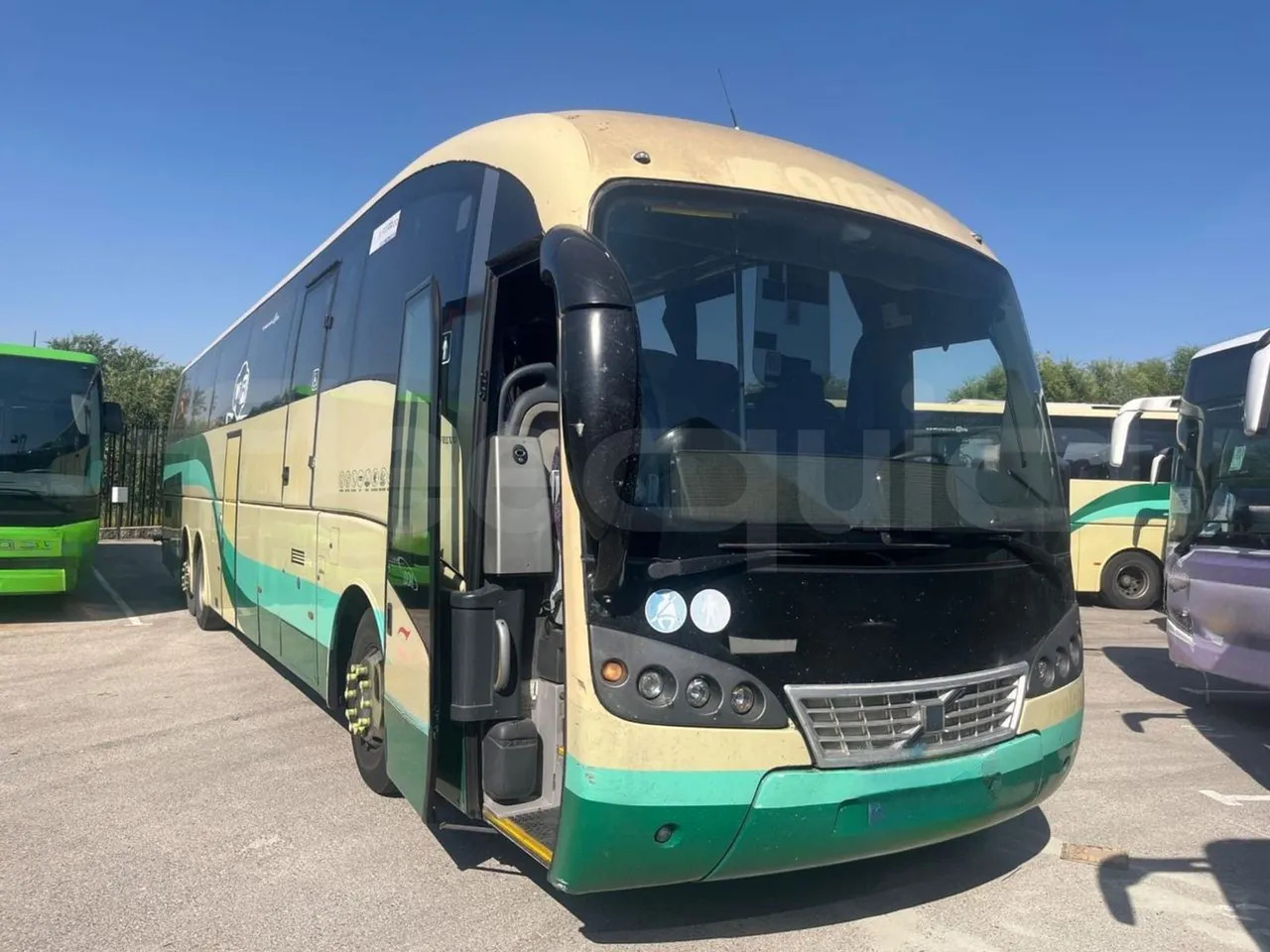 Volvo B12B - Autocar: photos 1 Volvo B12B - Autocar: photos 1